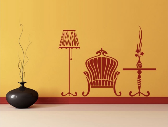 Sessel, Lampe und Tisch